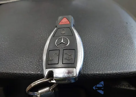 2011 Mercedes-Benz C 300 Luxury 4Matic/Sport 4Matic z USA, uszkodzony, nr VIN WDDGF8BB0BF540867